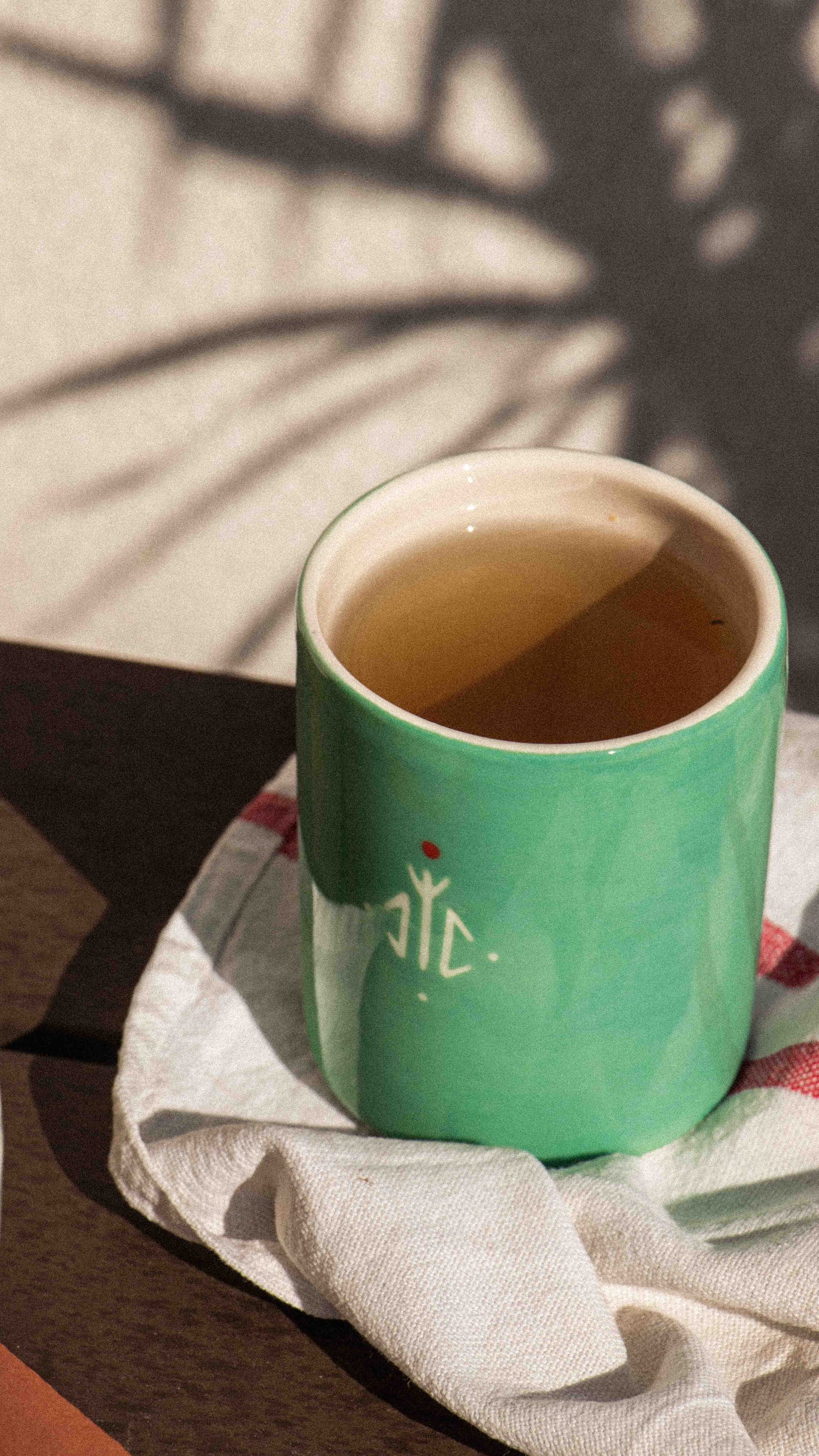 RIF - Mug en céramique artisanal vert émeraude