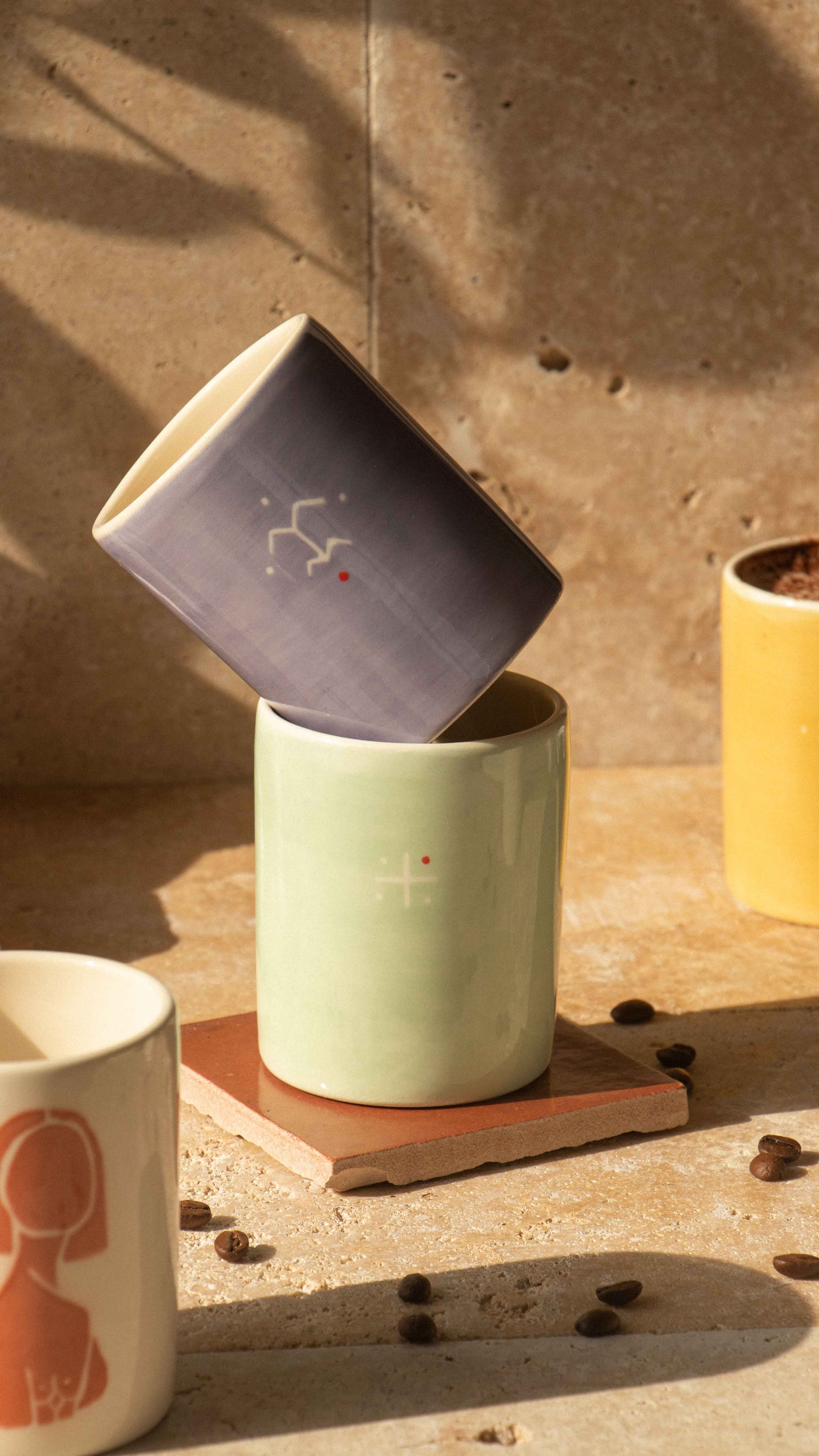 RIF - Mug en céramique artisanal vert amande